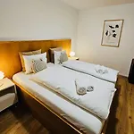 Nava Place Alpine In - Peaceful Location, Near Glacier & Wifi Апартаменты *
