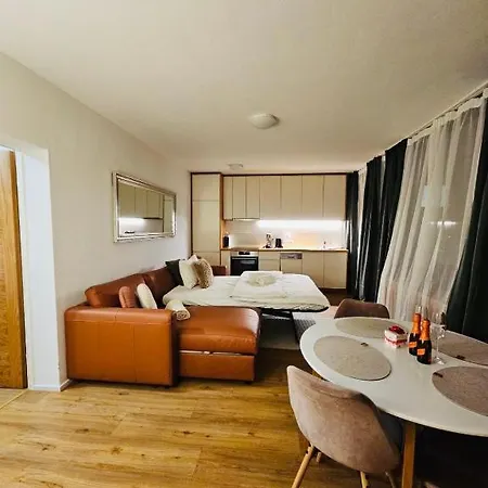Nava Place Alpine In - Peaceful Location, Near Glacier & Wifi *
