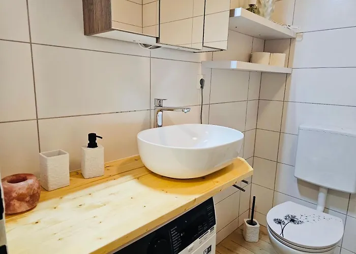 Nava Place Alpine In - Peaceful Location, Near Glacier & Wifi