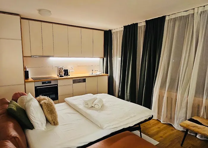 Nava Place Alpine In - Peaceful Location, Near Glacier & Wifi Apartment *