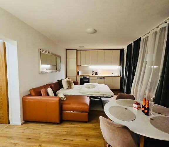 Nava Place Alpine In - Peaceful Location, Near Glacier & Wifi *